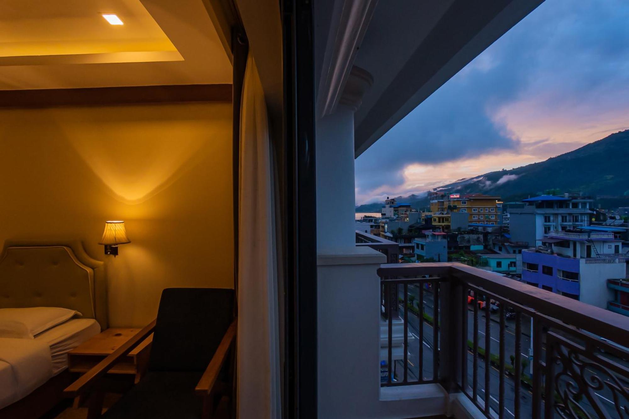 Hotel Fewa Trip Покхара Экстерьер фото
