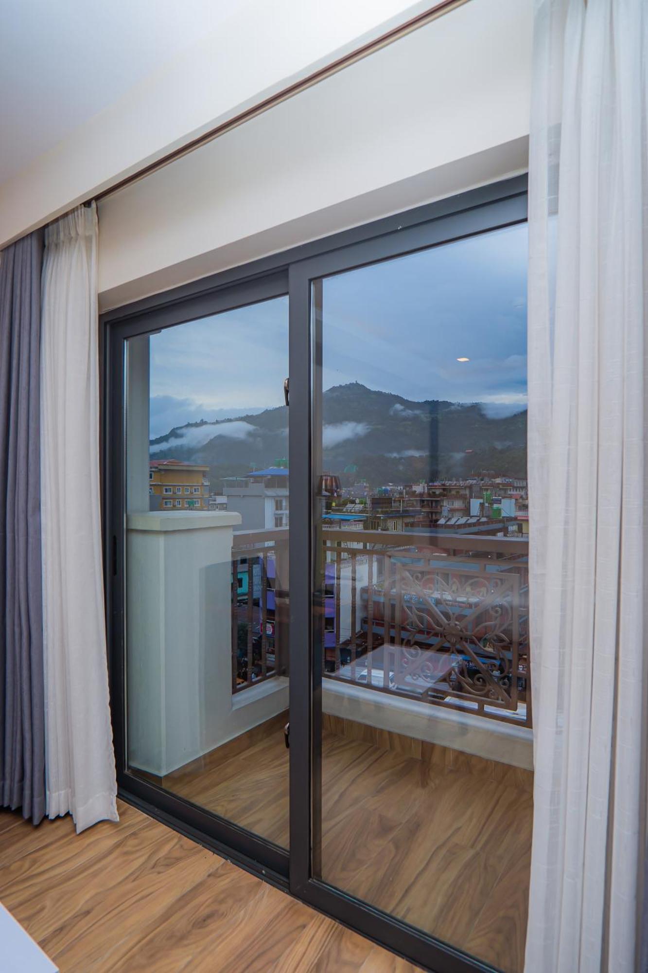Hotel Fewa Trip Покхара Экстерьер фото